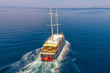 Yachtcharter Gulet luna 8cab back