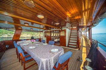 Yachtcharter Gulet luna 8cab interior