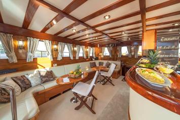 Yachtcharter Gulet libra 6cab salon