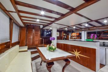 Yachtcharter Gulet luka 3cab interior