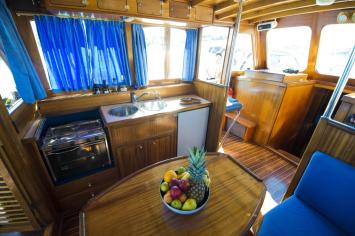 Yachtcharter GuletLuka 12
