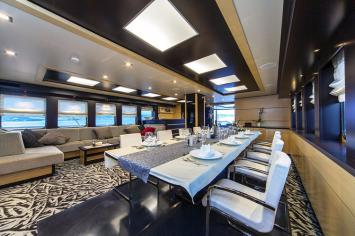 Yachtcharter Navilux 12
