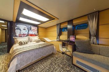 Yachtcharter Navilux 13