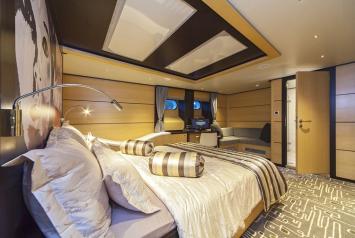 Yachtcharter Navilux 14
