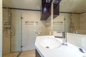 Yachtcharter Navilux 18