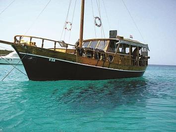 Yachtcharter Gulet Tiho 2cab front