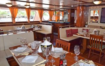 Yachtcharter Gulet cesarica 11cab salon
