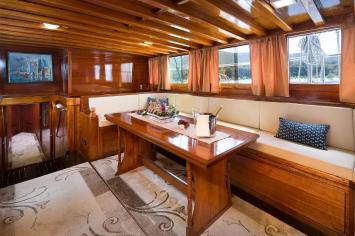 Yachtcharter Gulet Gideon 7cab salon