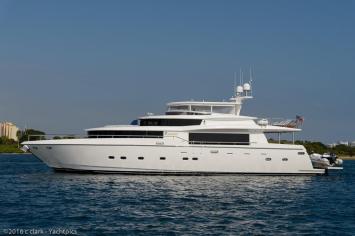 Yachtcharter Johnson 87 5cab outer