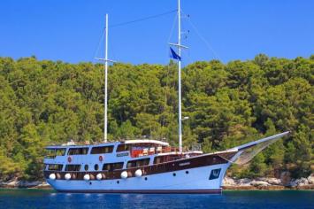 Yachtcharter GuletCesarica