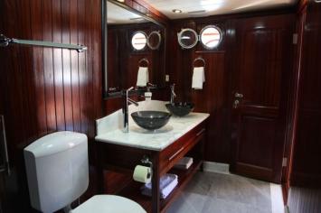 Yachtcharter GuletCesarica 17