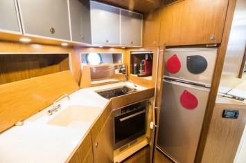 Yachtcharter 68 Ego 3cab pantry