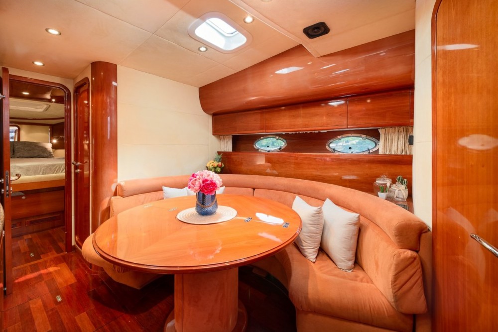 Yachtcharter Dalla Pieta 48 HT 3cab salon