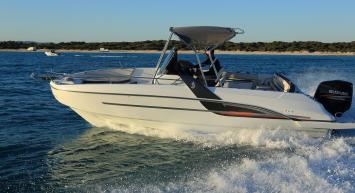 Yachtcharter Flyer 7.7 spacedeck top