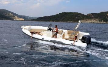 Yachtcharter Tempest 775 top