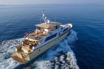 Yachtcharter Broward 30m 3cab top
