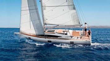 Yachtcharter Azuree41 3cab outer