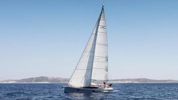 Yachtcharter Azuree41 3cab top