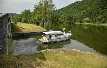 Yachtcharter Linssen Grand Sturdy 30 1cab side