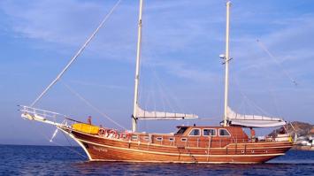 Yachtcharter Neptun 4cab side