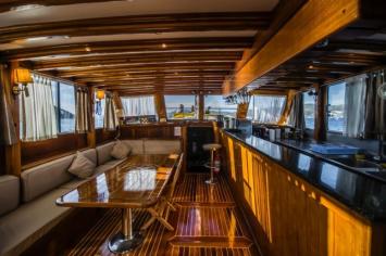 Yachtcharter Perrinita 5cab pantry