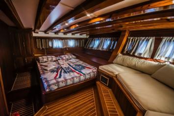 Yachtcharter Perrinita 5cab cabin