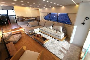 Yachtcharter Maiora Renaissance 66 5cab salon