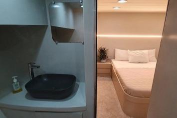 Yachtcharter Maiora Renaissance 66 5cab interior