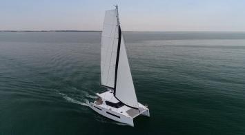 Yachtcharter Aventura 34 3cab top