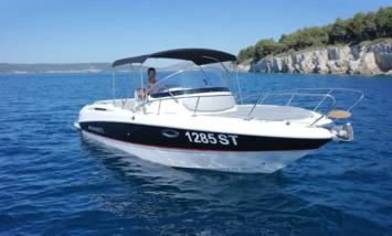 Yachtcharter Bayliner Avanti 8 top