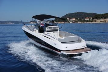 Yachtcharter Bayliner Avanti 8 back