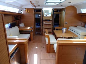 Yachtcharter Dufour 520 GL 3cab interior