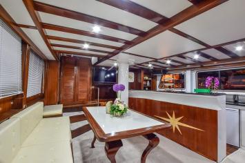 Yachtcharter Gulet Saint luca 5cab pantry