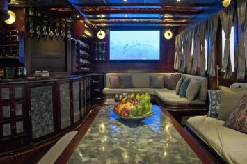 Yachtcharter Manta Mae cab salon