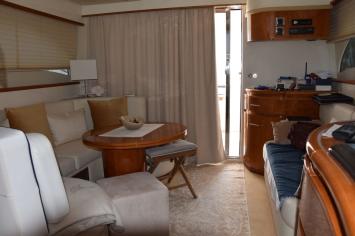 Yachtcharter Astonda 43 GLX FLY 2cab salon
