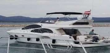 Yachtcharter Astonda 43 GLX FLY 2cab side