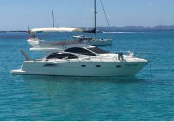 Yachtcharter Astonda 43 GLX FLY 2cab outer