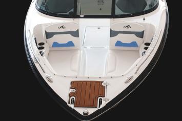 Yachtcharter monterey 224 FS front