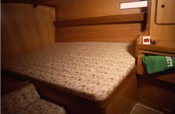 Yachtcharter Oceanis 430 4cab cabin