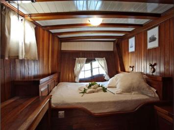 Yachtcharter Erato 7cab cabin