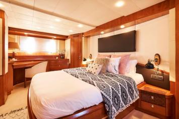 Yachtcharter Oceans 5 3cab bed