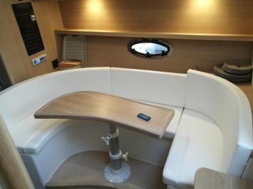Yachtcharter mirakul 30 hard top 2cab salon