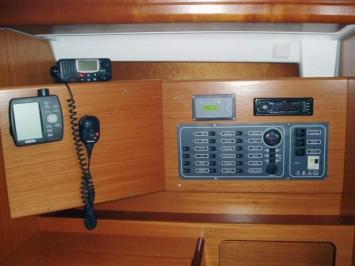 Yachtcharter cyclades 43.4 4cab cockpit