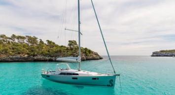 Yachtcharter Oceanis 41 3cab side