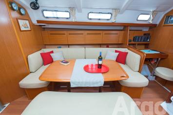 Yachtcharter Cyclades43 6