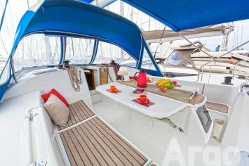 Yachtcharter Cyclades43 22