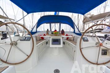 Yachtcharter Cyclades43 23