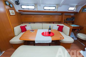 Yachtcharter Cyclades43 29