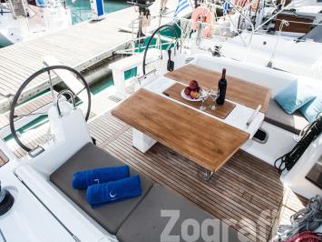 Yachtcharter Oceanis38 17