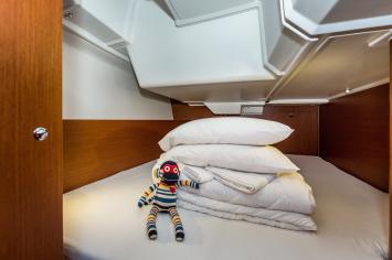 Yachtcharter Oceanis38 15